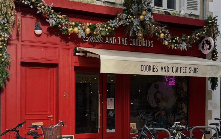facade larochelle noel 768x484